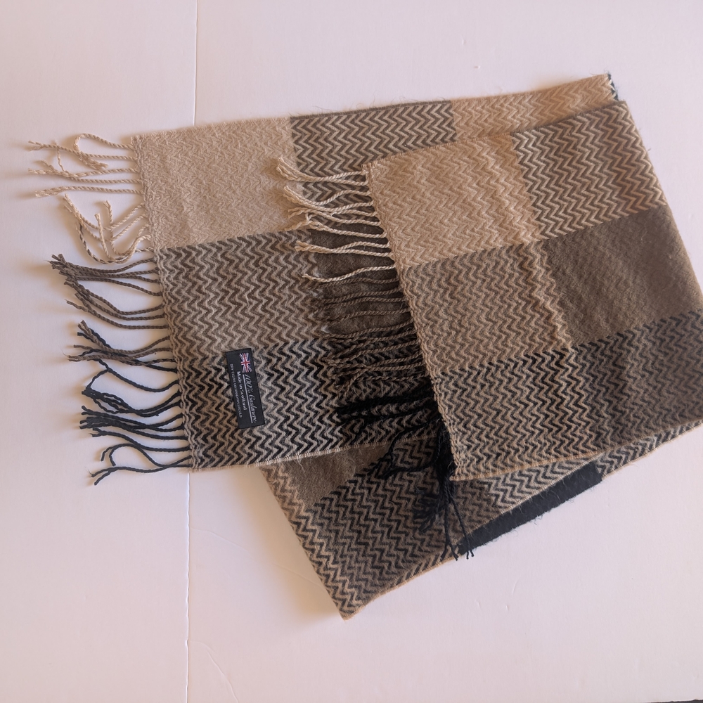 100% Cashmere Made in Scottland 12 x 64" Beige and Black Unisex Scarf